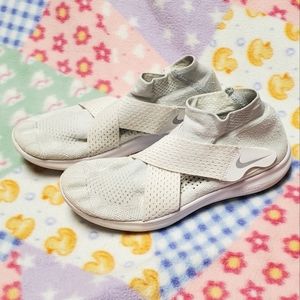Nike Free RN Motion Fly Knit Velcro Strap Trainers